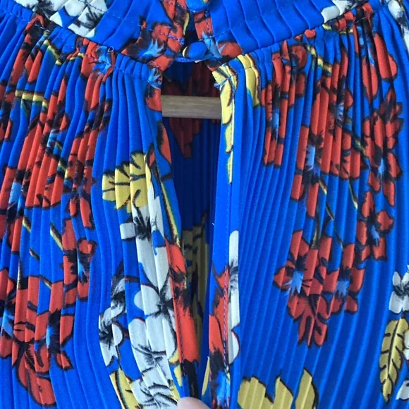 Designer Sample Pleated Floral Chiffon Blouse - UK Size 8/10 -Unique and Elegant - Picture 6 of 13